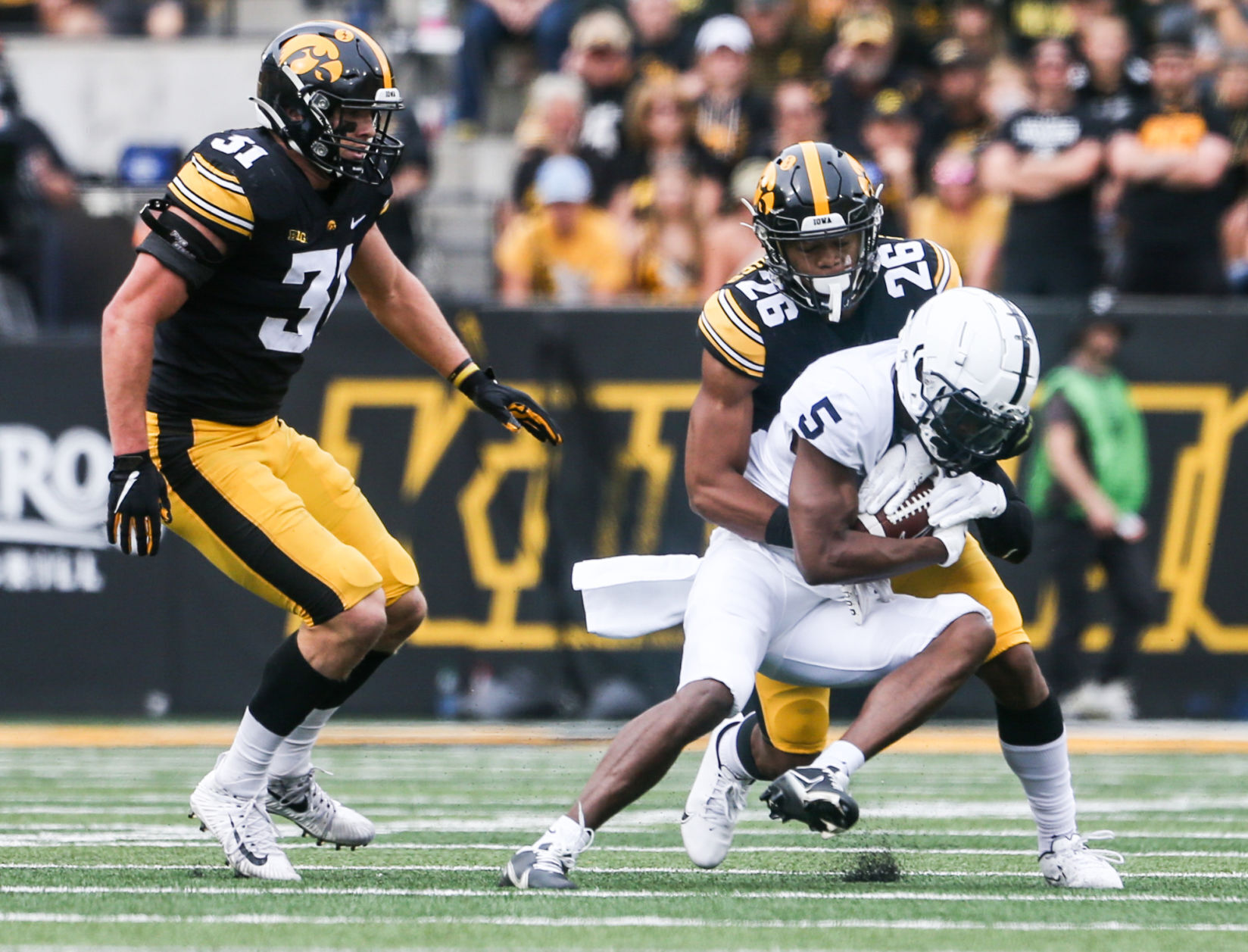 100921-qc-spt-iowa-fball-008